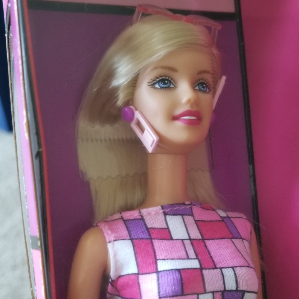 NIB Hip 2 Be Square Barbie- Pink- 2000 Mattel